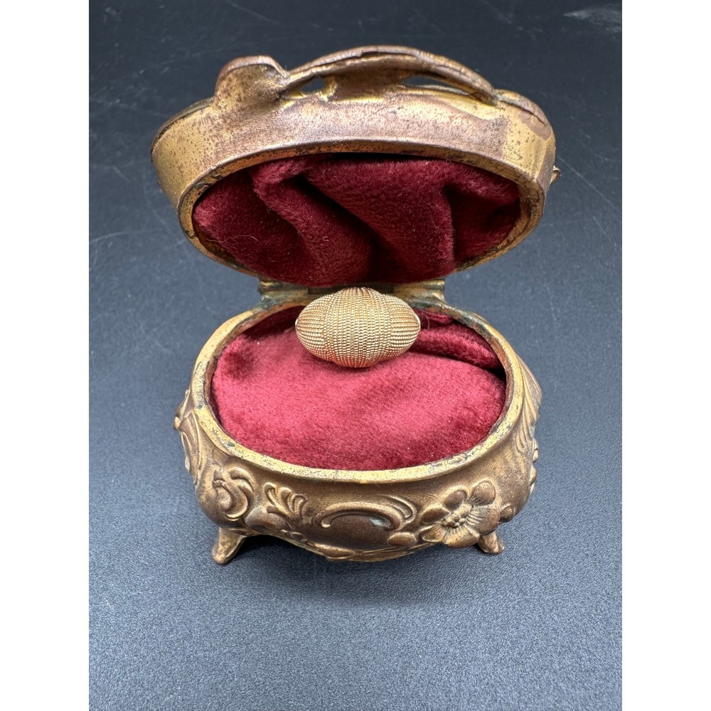 Avon Vintage Ribbed Dome Ring Gold Tone Textured Statement Band Size 4.5 Adjust
